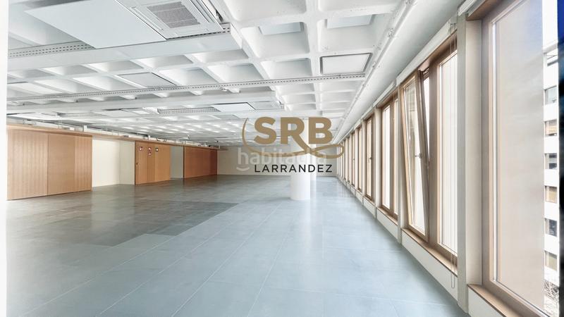 Foto 3496cc88-f9b5-4210-816b-bdc2dcf3462a. Rent office space with heating parking in L´Antiga Esquerra de l´Eixample Barcelona