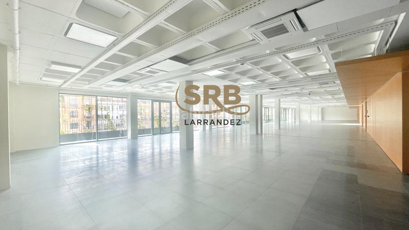 Foto 4f6deebc-d4bc-482a-a81d-3a15a07a41ec. Rent office space with heating parking in L´Antiga Esquerra de l´Eixample Barcelona