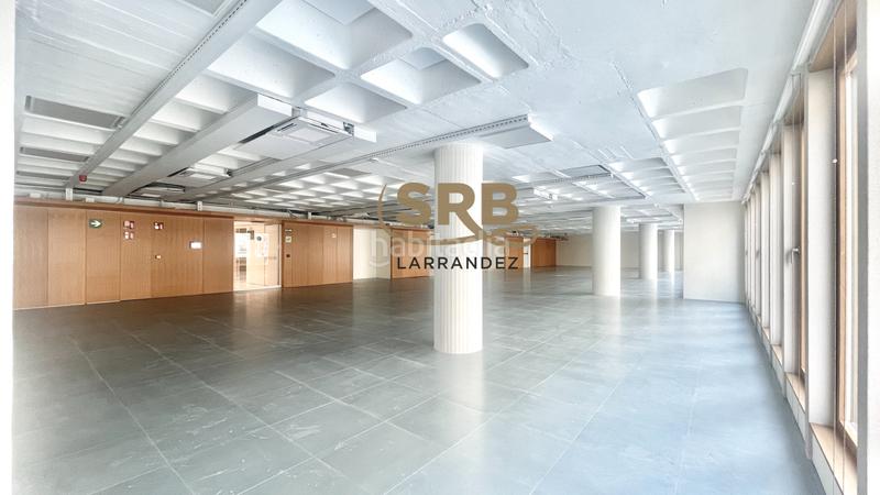 Foto 541e9b98-2ab3-4fdf-b92d-9ebbf7c9e1dc. Rent office space with heating parking in L´Antiga Esquerra de l´Eixample Barcelona