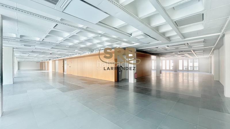 Foto 81ecd8c6-a15e-46aa-baa8-317ad2721ecd. Rent office space with heating parking in L´Antiga Esquerra de l´Eixample Barcelona