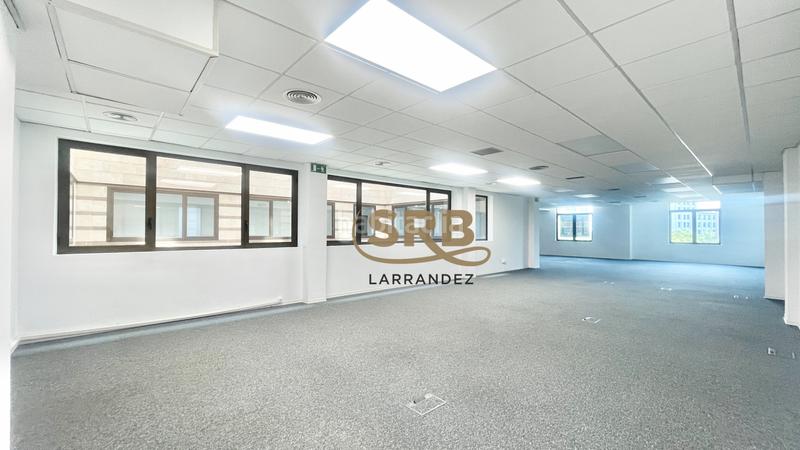 Foto e66370b5-6f98-4019-bcd0-3479f2354a5e. Rent office space with heating in Gòtic Barcelona