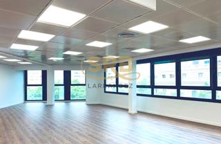 Miete Büro  Ronda de sant pere. Oficina luminosa en ronda sant pere