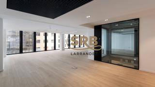 Rent Office space  Carrer d'aragó. Oficina luminosa y moderna en el centro de barcelona
