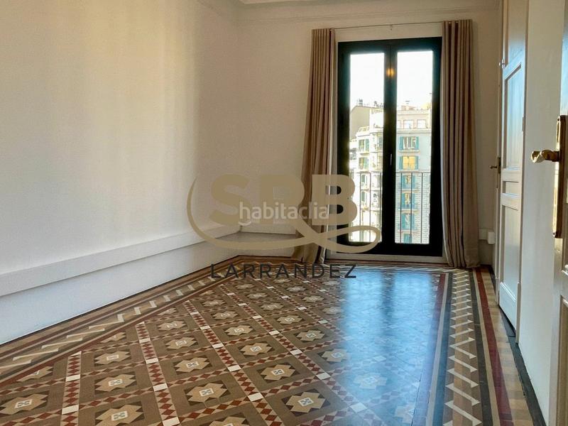 Foto 5ce04bfa-5471-48a7-996b-893f96a9cc8f. Rent office space with heating in Dreta de l´Eixample Barcelona