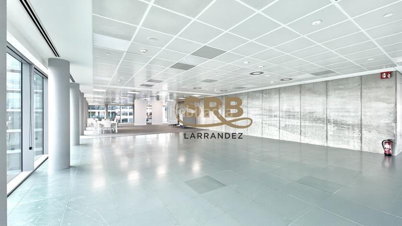 Foto 019f73e3-67cb-4c93-9562-c5220039c33b. Location bureau avec chauffage parking dans La Marina del Port Barcelona