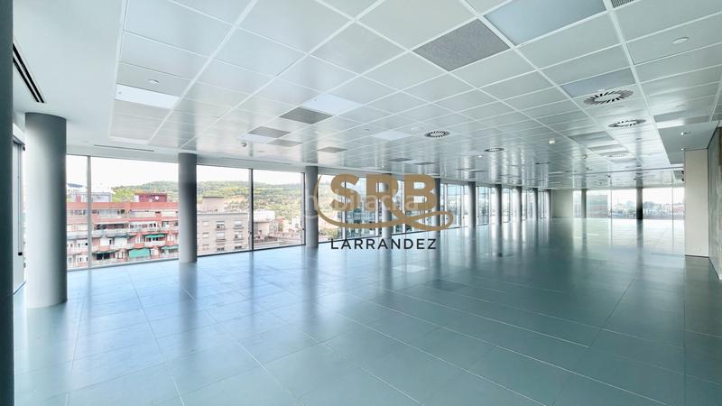 Foto 12157d3c-d129-4343-bb60-3518df86f723. Rent office space with heating parking in La Marina del Port Barcelona