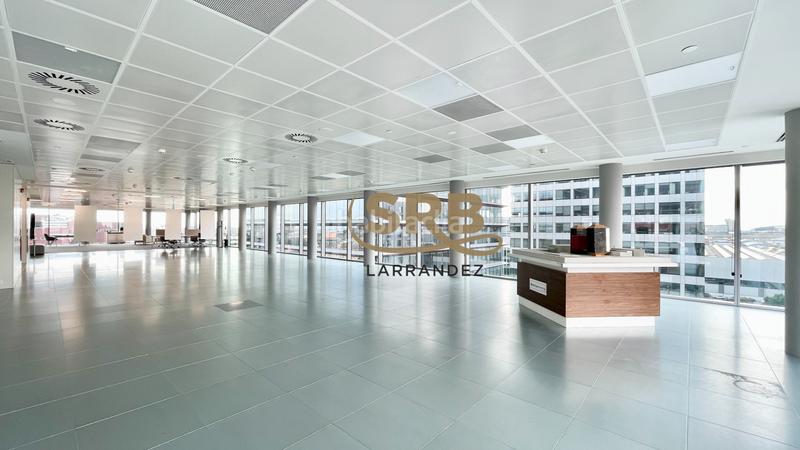 Foto 17fc2c74-c832-4b79-b665-68fabddcd8e4. Rent office space with heating parking in La Marina del Port Barcelona