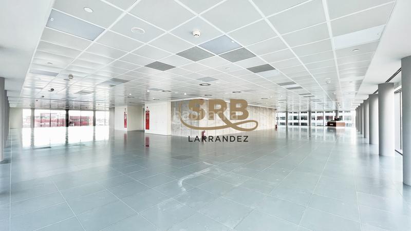 Foto 4ebcf6ef-2576-4396-bee1-da022f45347d. Rent office space with heating parking in La Marina del Port Barcelona