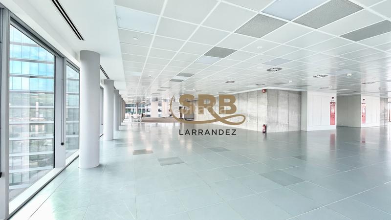 Foto 71923be5-0420-40ef-a9d0-1426340d503f. Rent office space with heating parking in La Marina del Port Barcelona