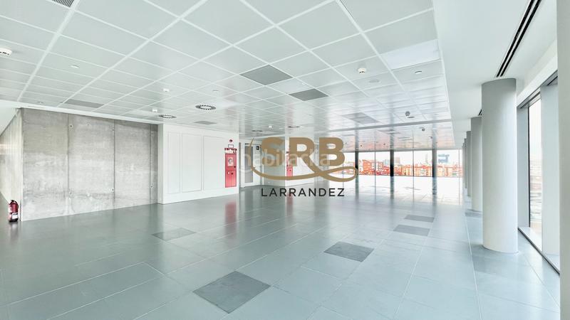 Foto c12b98c3-b836-4350-85e6-c9a11385c670. Rent office space with heating parking in La Marina del Port Barcelona