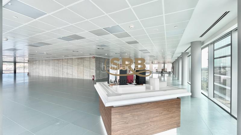 Foto cee89ccb-5367-4a63-99df-340ff51a4649. Rent office space with heating parking in La Marina del Port Barcelona