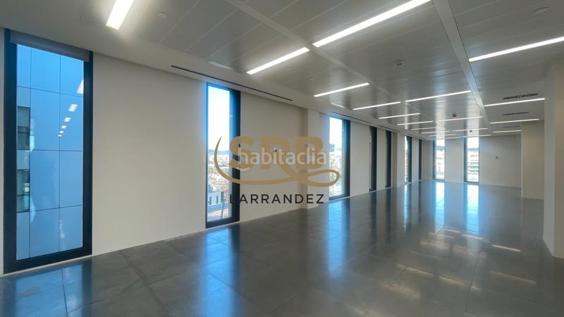 Foto b49eb04b-e63c-4b0d-a6e8-2095dcfbfff5. Location bureau avec chauffage dans El Parc i la Llacuna del Poblenou Barcelona