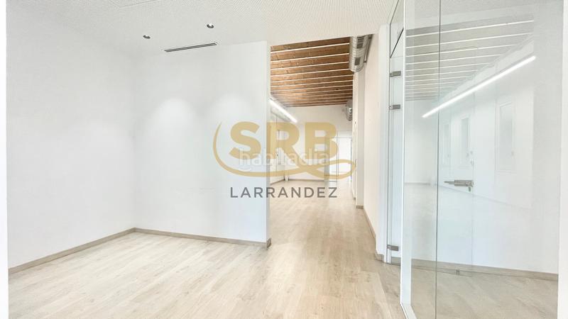 Foto f5aae557-e824-4236-bdb8-d4c5debd2b92. Alquiler oficina s exclusivas en edificio clásico y reformado en Barcelona