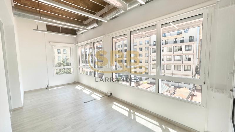 Foto bfbc3f82-1e39-4e61-aba4-91394f57283e. Miete büro mit heizung in Dreta de l´Eixample Barcelona