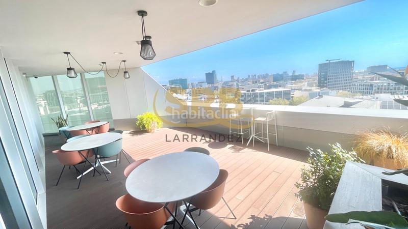 Foto f5e8f312-5770-4df3-91a3-26f7563c1d11. Location bureau avec chauffage dans El Parc i la Llacuna del Poblenou Barcelona