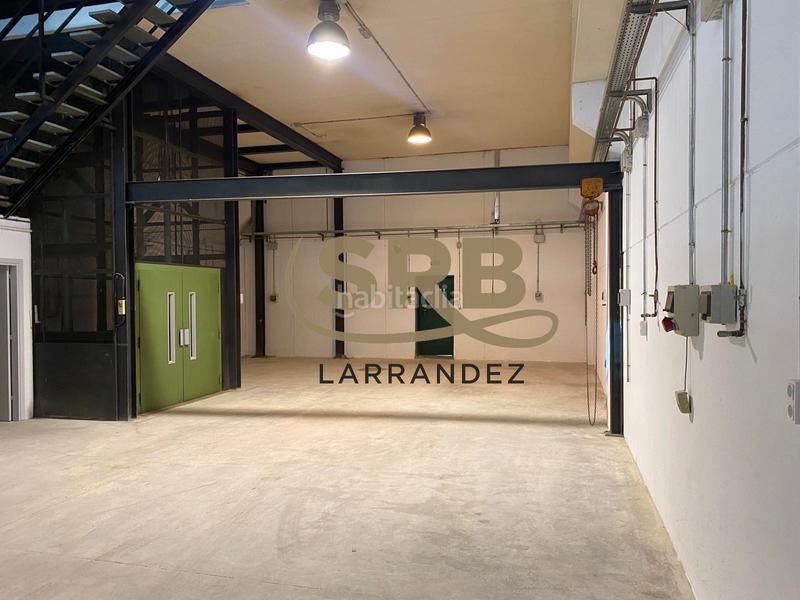 Foto f6bd18c9-a6b8-485f-8f73-982e7adb3605. Affitto capannone industriale in Ca n'Aurell Terrassa