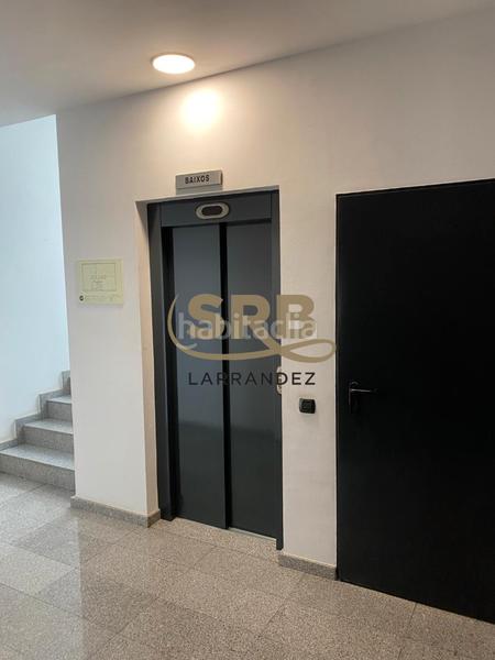 Foto 5ec9eeee-e261-46df-8f54-d0ddff9b77c6. Bureau avec chauffage dans Polinyà