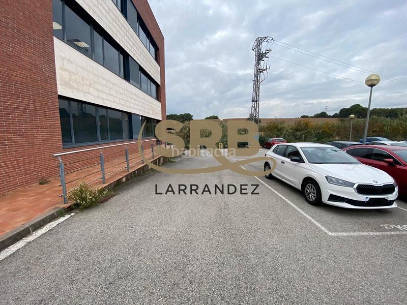 Foto e88bb29d-8fff-4bf8-90a0-00dd88558535. Bureau avec chauffage dans Polinyà