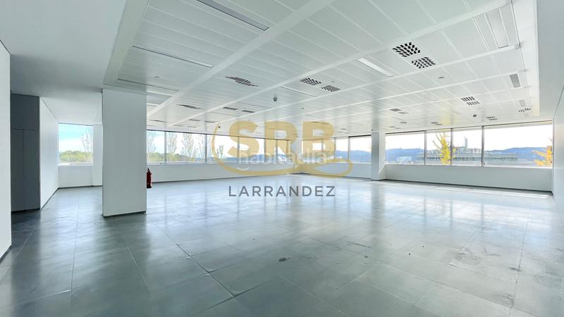 Foto 6ea8649e-fd30-43c3-9a0b-49e75c7286b6. Location bureau avec parking dans Volpelleres Sant Cugat del Vallès