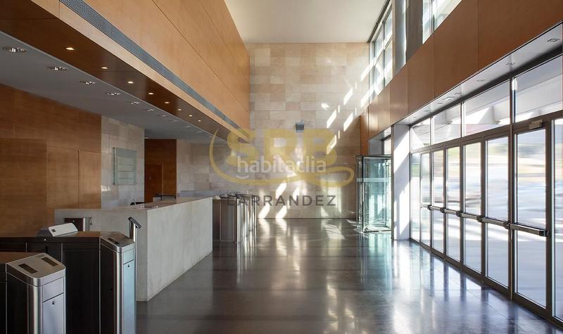 Foto 2f8c34f2-107c-4329-9821-42c5393a0022. Rent office space with parking in Volpelleres Sant Cugat del Vallès