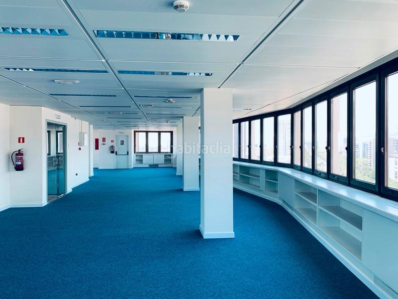 Foto ea0cec98-76f7-4b8c-a9ee-b7f9cc7747e4. Miete büro mit parking in Barri de les Corts Barcelona