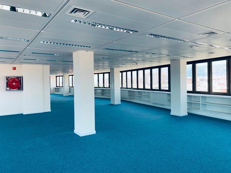 Foto c21c5682-7d1e-44ce-be3e-ab07244a8443. Rent office space with parking in Barri de les Corts Barcelona