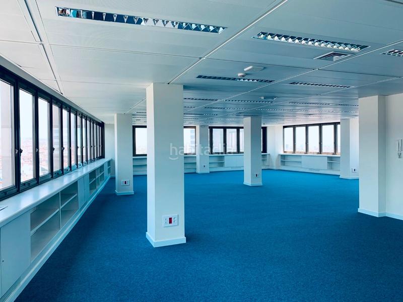 Foto d2a61089-8179-4794-9da3-fce5931fabf8. Rent office space with parking in Barri de les Corts Barcelona