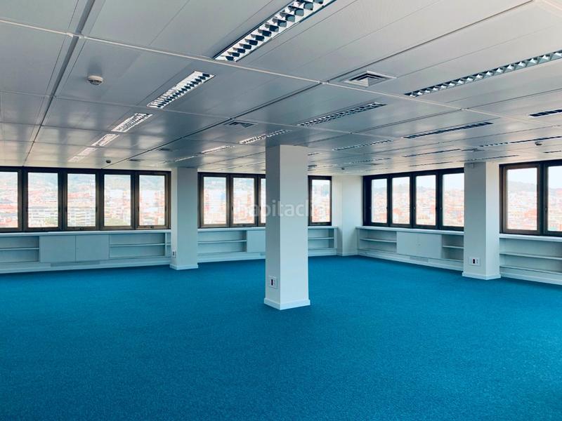 Foto f6f6407c-ace8-4f39-ac9e-61f7fa496b99. Rent office space with parking in Barri de les Corts Barcelona