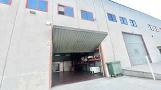 Nau industrial  Carrer copèrnic. Nave con patio y oficinas, a pocos minutos de martorell (en vent