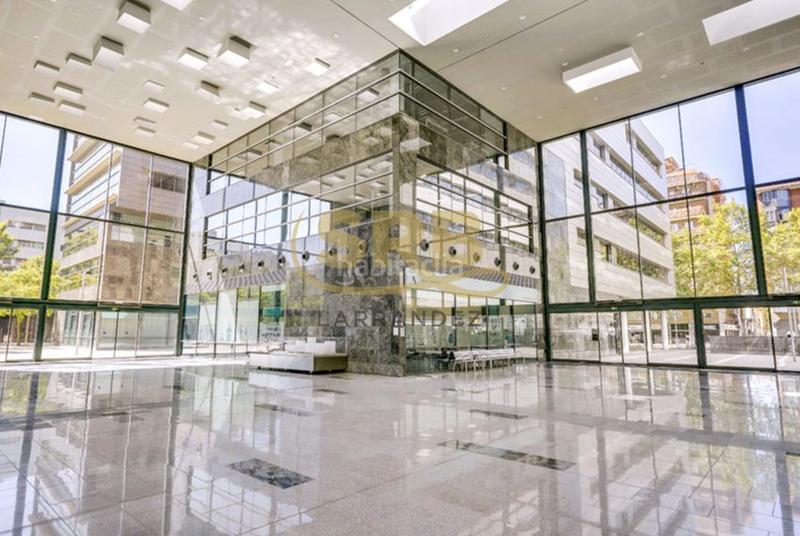 Foto 1a3176c9-07ef-4922-9f2f-fae8b65a6b05. Rent office space with heating parking in Poblenou Barcelona