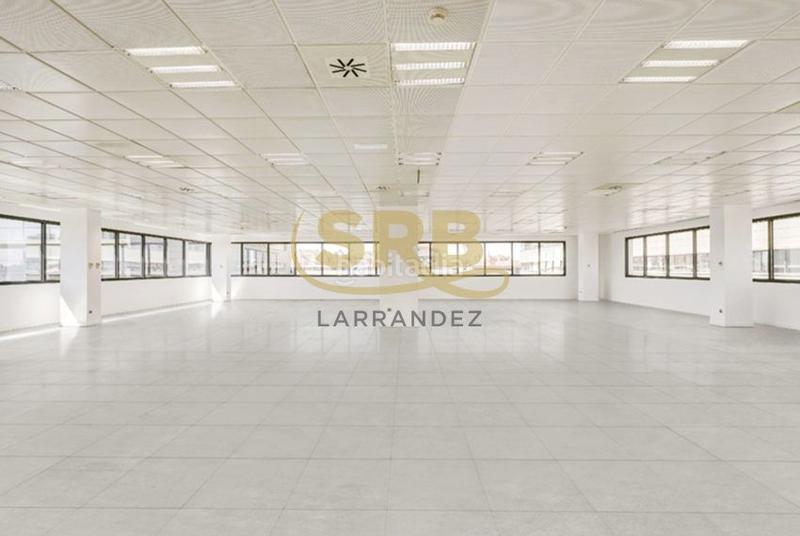 Foto 49a85984-f52a-4eef-a666-e0c692c028eb. Rent office space with heating parking in Poblenou Barcelona