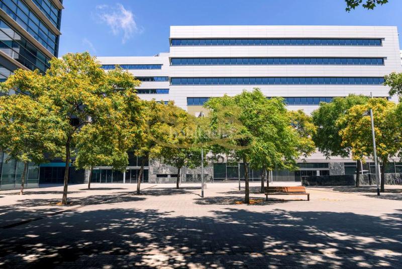 Foto de99c845-2263-46d5-8504-f732ea61e4ec. Rent office space with heating parking in Poblenou Barcelona