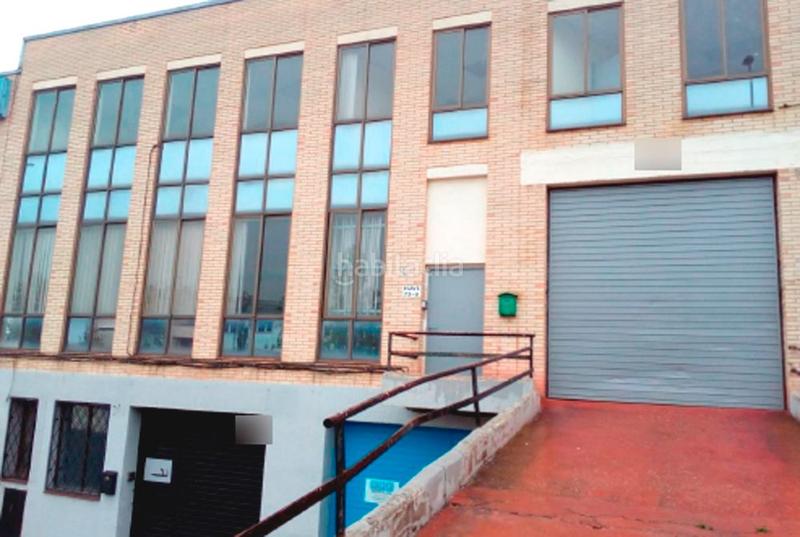 Foto ea792cae-c11b-45a7-af0a-3600f01d8462. Rent industrial building in Centre Rubí