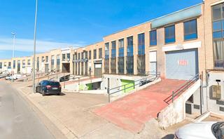 Lloguer Nau industrial  Carretera de sabadell. Nave industrial en buen estado, con oficinas en rubí