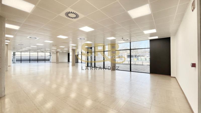 Foto 374581d2-6cf6-4504-90fc-fa4b7a0c24c9. Affitto ufficio con riscaldamento parcheggio in Bellaterra