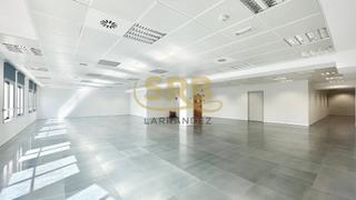 Rent Office space  Via laietana. Excelente oficina en via laietana totalmente exterior y con much