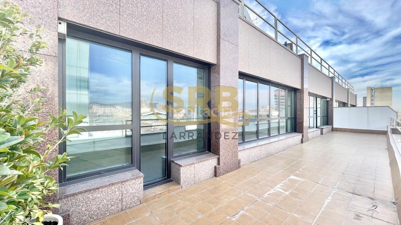 Foto e9ce9f12-6fd8-4fb0-aff8-3c3054f36f1e. Affitto ufficio con riscaldamento parcheggio in El Parc i la Llacuna del Poblenou Barcelona