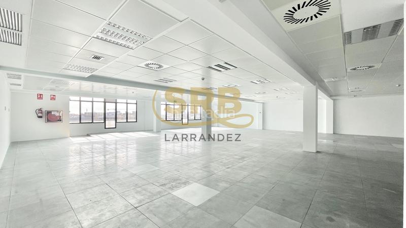 Foto 543b7af4-5240-401a-8e06-94d82e41b40d. Lloguer oficina amb calefacció aparcament a El Parc i la Llacuna del Poblenou Barcelona