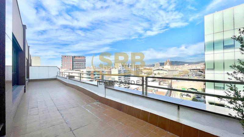 Foto 5c3c74b6-2bb6-4bf0-adf0-a59337e68281. Lloguer oficina amb calefacció aparcament a El Parc i la Llacuna del Poblenou Barcelona