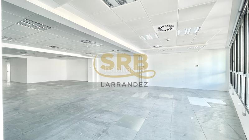 Foto 940fdf5f-0173-4565-94f9-2564a47de1b4. Lloguer oficina amb calefacció aparcament a El Parc i la Llacuna del Poblenou Barcelona