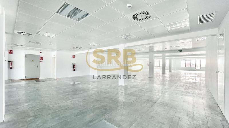 Foto b84a5e13-3893-461c-93b3-4b60f1a23595. Lloguer oficina amb calefacció aparcament a El Parc i la Llacuna del Poblenou Barcelona