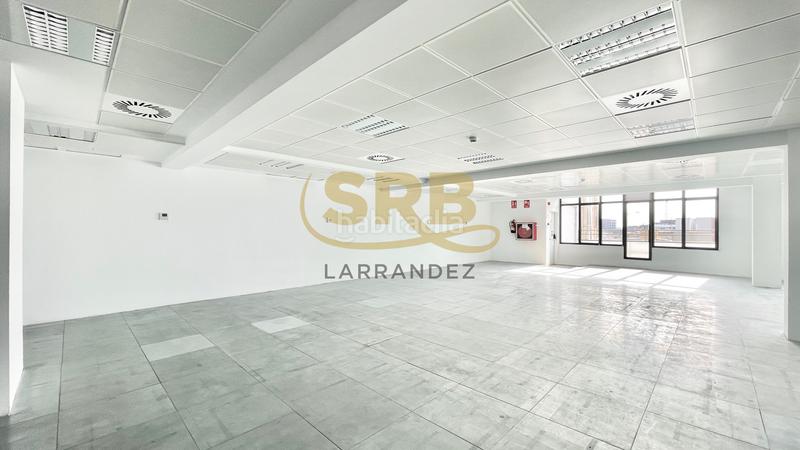 Foto d269647d-b808-4d92-be2b-263e74c8cef2. Lloguer oficina amb calefacció aparcament a El Parc i la Llacuna del Poblenou Barcelona