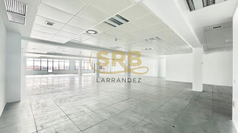 Foto 604b4249-2aa4-4132-9349-5546b5050604. Miete büro mit heizung parking in El Parc i la Llacuna del Poblenou Barcelona