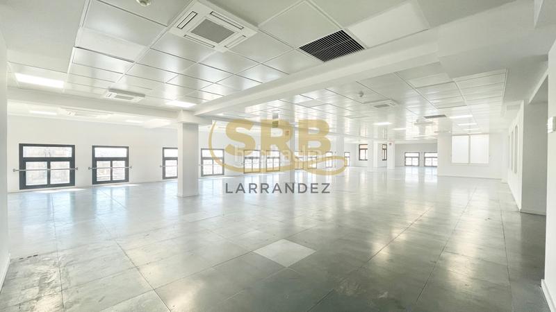 Foto 5bc3ea87-0037-4ff3-8404-24325976ba13. Location bureau avec chauffage parking dans Gòtic Barcelona