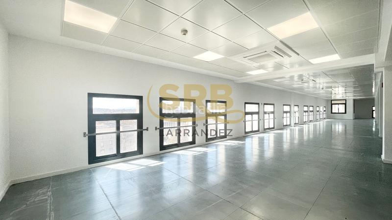 Foto 3d9f115e-83cf-4edc-a997-4a9362ac6601. Rent office space with heating parking in Gòtic Barcelona