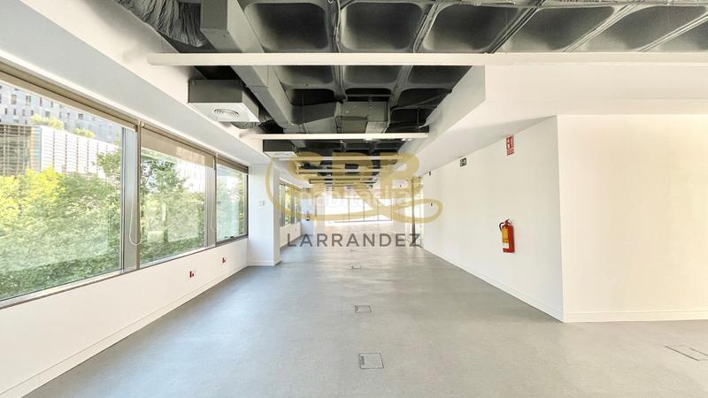 Foto 5e033bc1-8265-40ed-8a7e-bcc147a20af7. Rent office space with heating parking in El Parc i la Llacuna del Poblenou Barcelona
