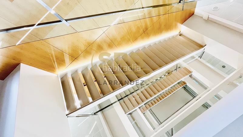 Foto d4b4affa-2bc2-498a-9638-a41df18f18b7. Alquiler oficina  muy luminosa y diáfana en el edificio helion en Sant Cugat del Vallès