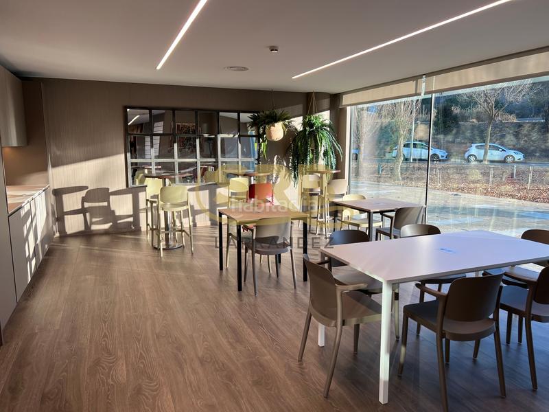 Foto 1c769982-f834-44b6-8c3e-3a98b30e739c. Location bureau avec chauffage parking dans Volpelleres Sant Cugat del Vallès