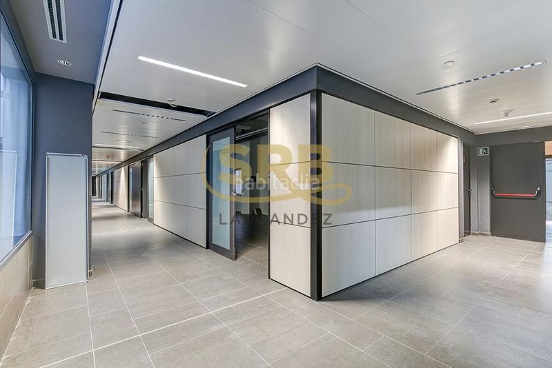 Foto f3ace58b-3037-466d-9d33-68b1a679b367. Location bureau avec chauffage dans Tres Torres Barcelona