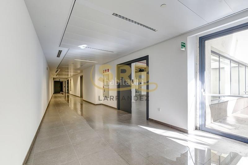 Foto dc8e44f0-6343-4676-beda-2dcaa63cf63b. Rent office space with heating in Tres Torres Barcelona